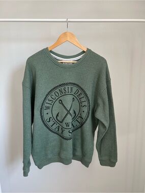 Wisconsin Dells Green Graphic Crewneck Sweatshirt